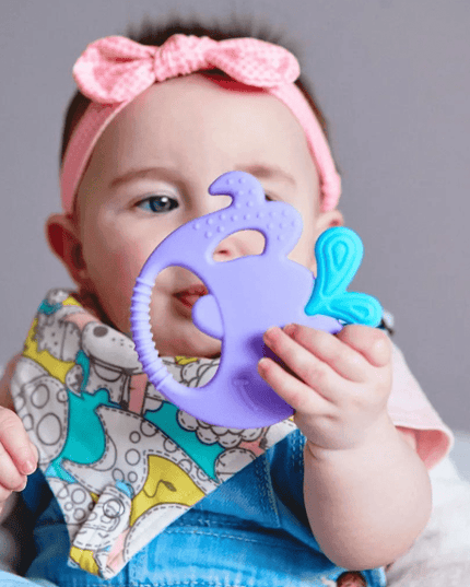 Marcus & Marcus- Sensory Silicone Teether Ollie the Elephant green-1875027516364820485