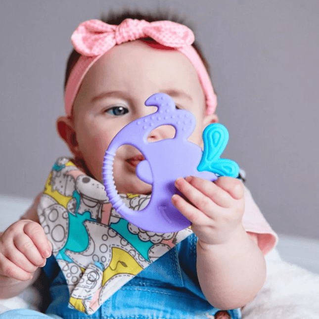Marcus & Marcus- Sensory Silicone Teether Ollie the Elephant green-1875027516364820485