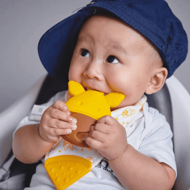 Marcus & Marcus- Sensory Silicone Teether Ollie the Elephant green-1875027516364820486