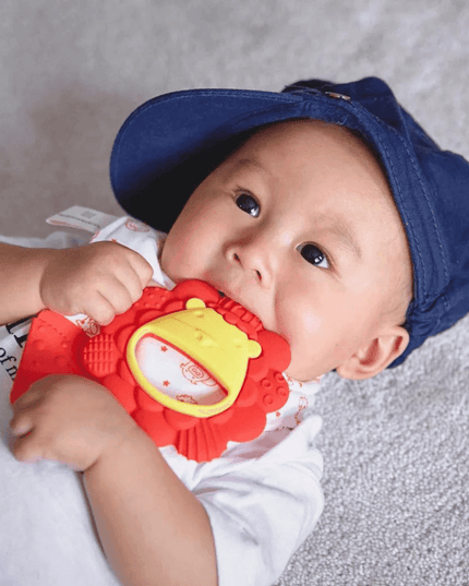 Marcus & Marcus- Sensory Silicone Teether Ollie the Elephant green-1875027516364820481