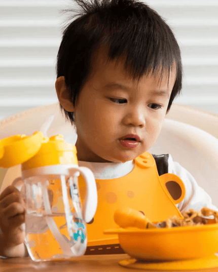 Marcus & Marcus-Tritan Straw Drink Bottle Lola the Giraffe-Yellow-1875027476296634375