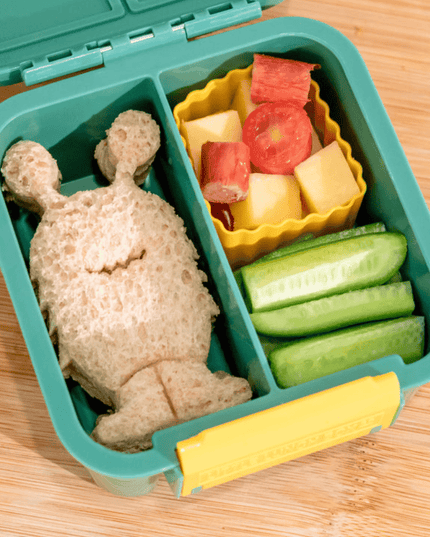 MONTII.CO Lunch Punch Sandwich Cutters | Space-1875027510861893637
